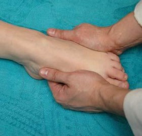 как делать массаж рук и ног