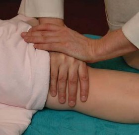 массаж ног колен