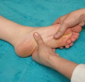 оздоровительный массаж ног